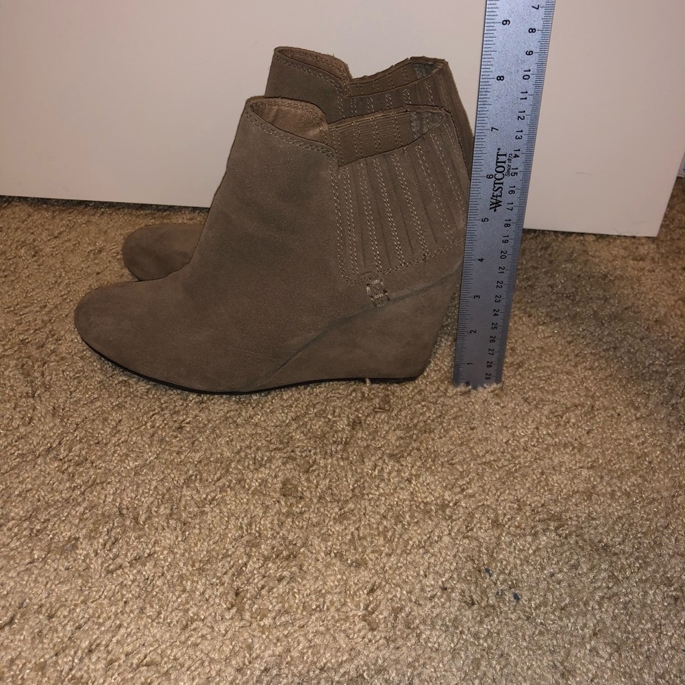 Dolce Vita tan suede ankle bootie wedges
